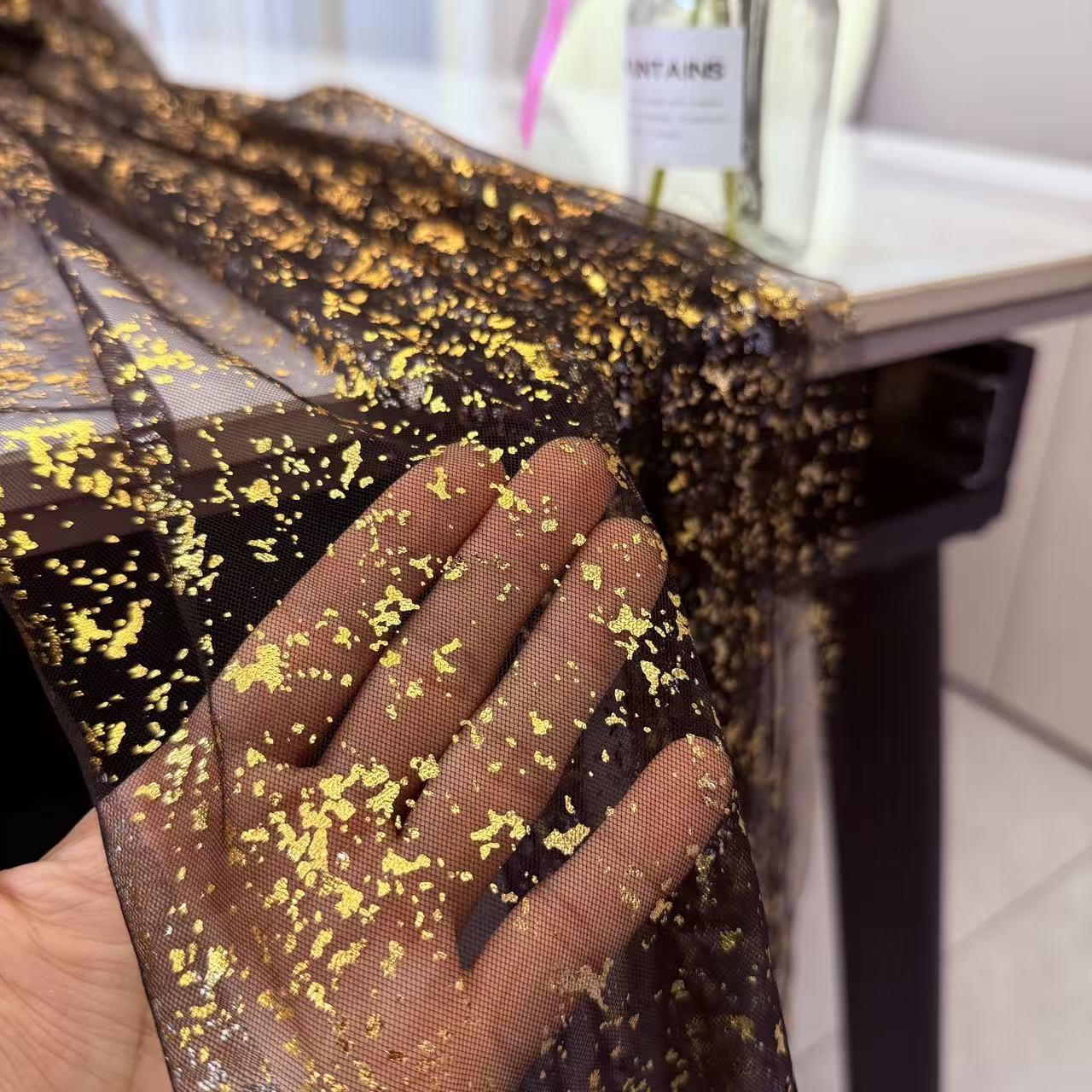 Czarno-złoty bieżnik na stół z – Table Runner Sequin recenzja i cena