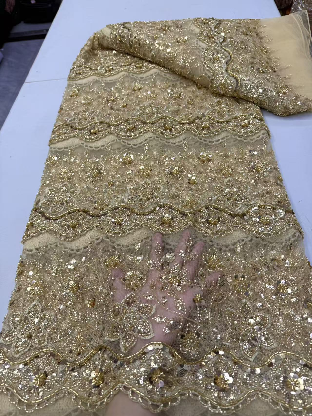 Afrykańska koronka z koralikam – Wedding Dress Supply recenzja i cena